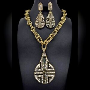 Heidi Daus "Chinois Chic" Necklace And "Everyday Chic" earrings Set Reve…